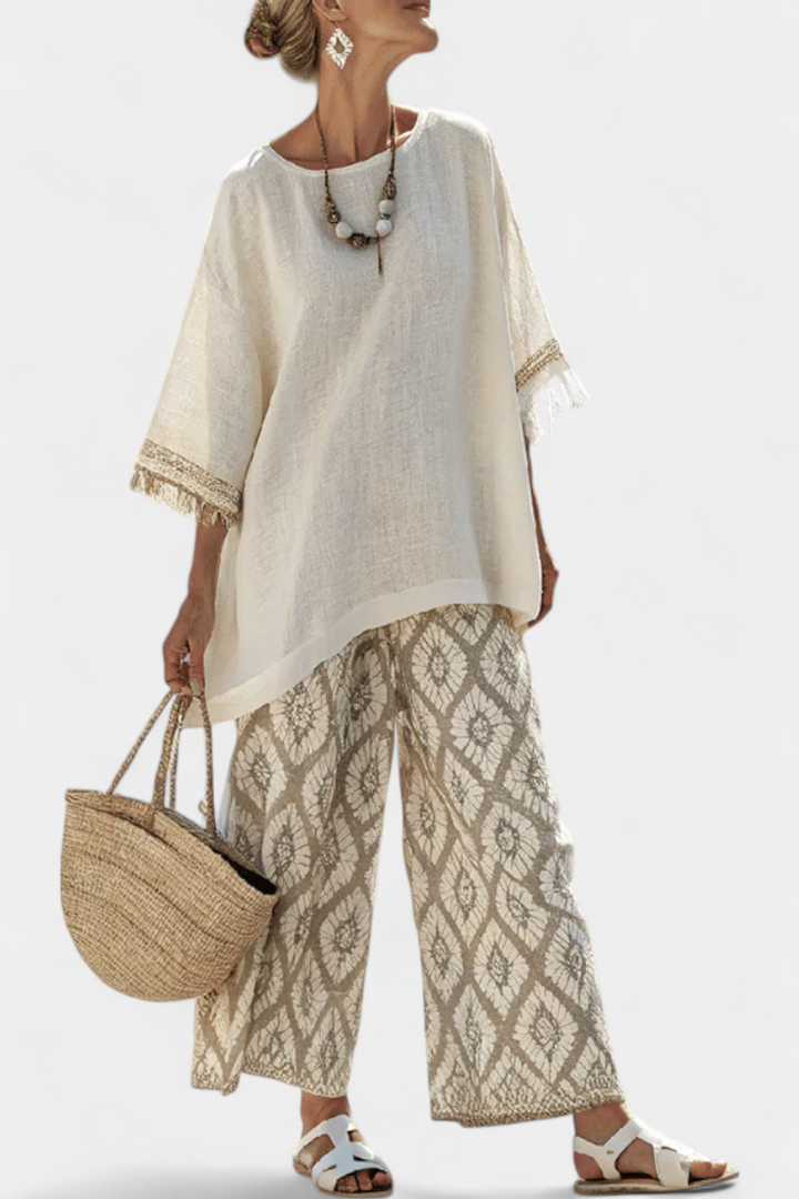 Ilaria – sophisticated top and casual pants