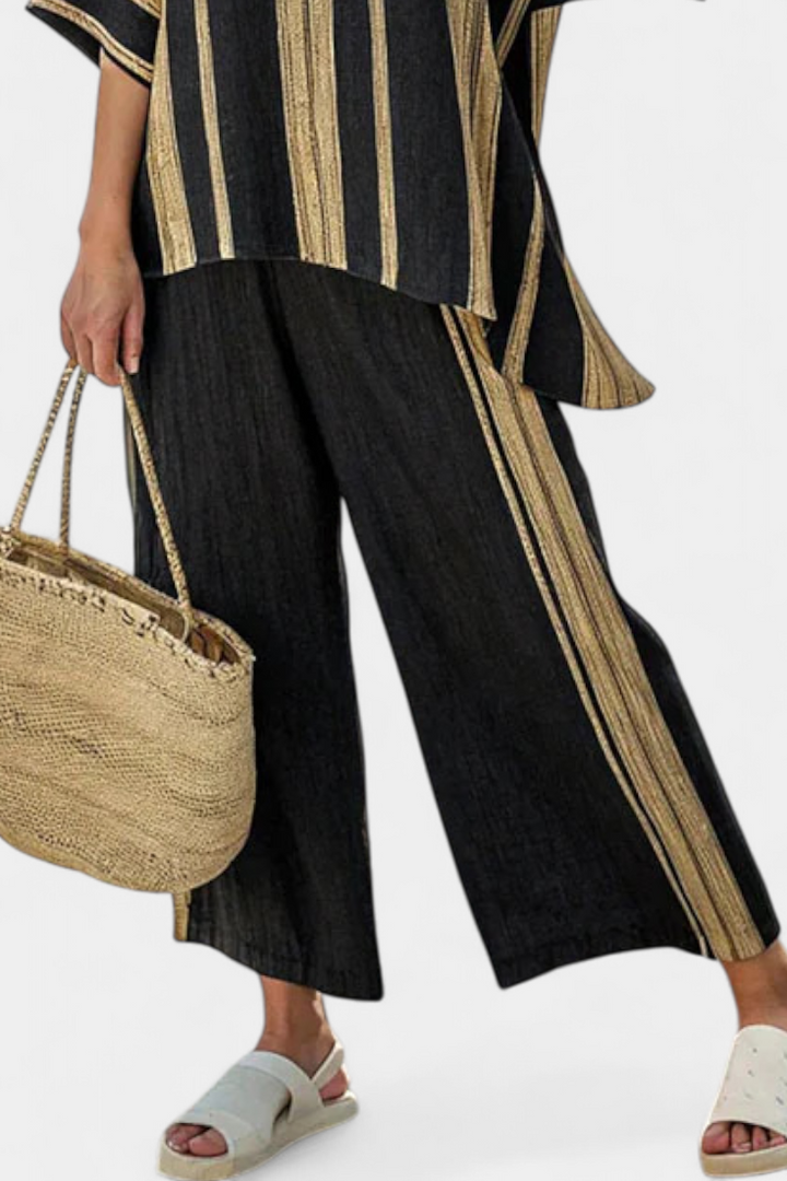 Tamara – oversized striped top and relaxed pants