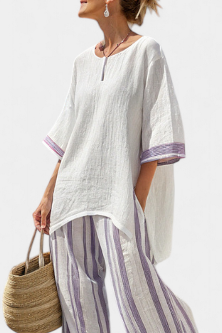 Allegra – Comfortable blouse and striped pants