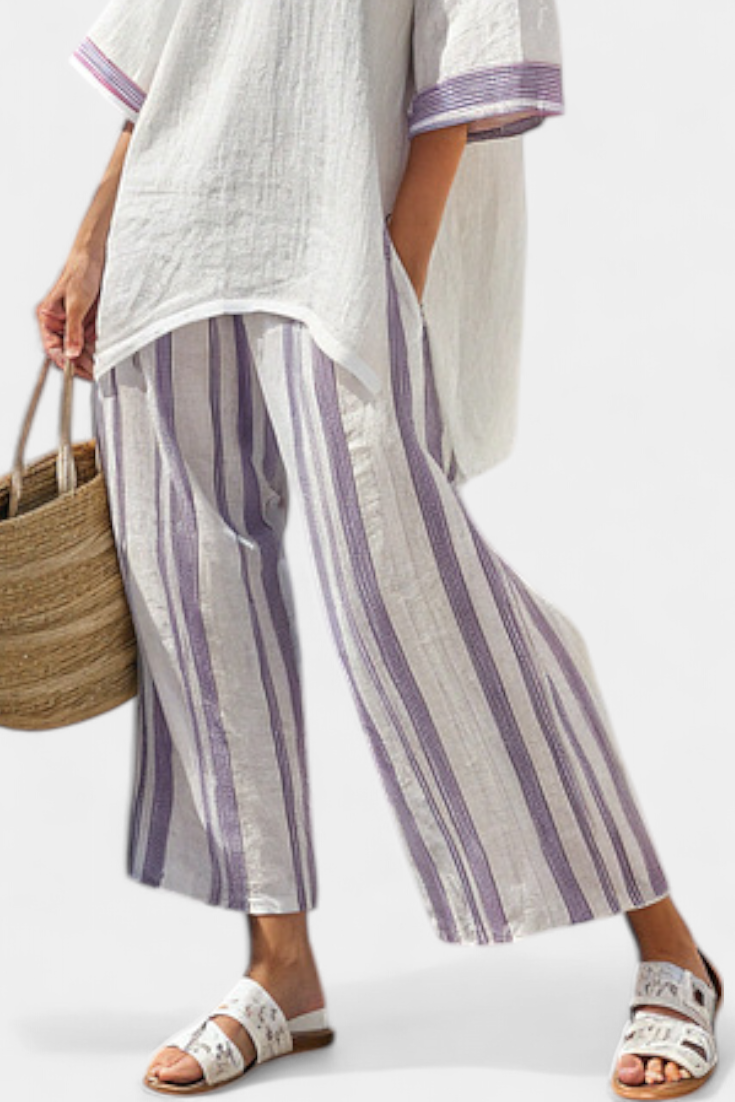 Allegra – Comfortable blouse and striped pants