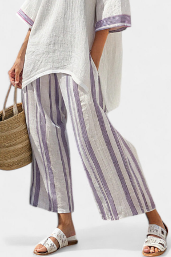 Allegra – Comfortable blouse and striped pants