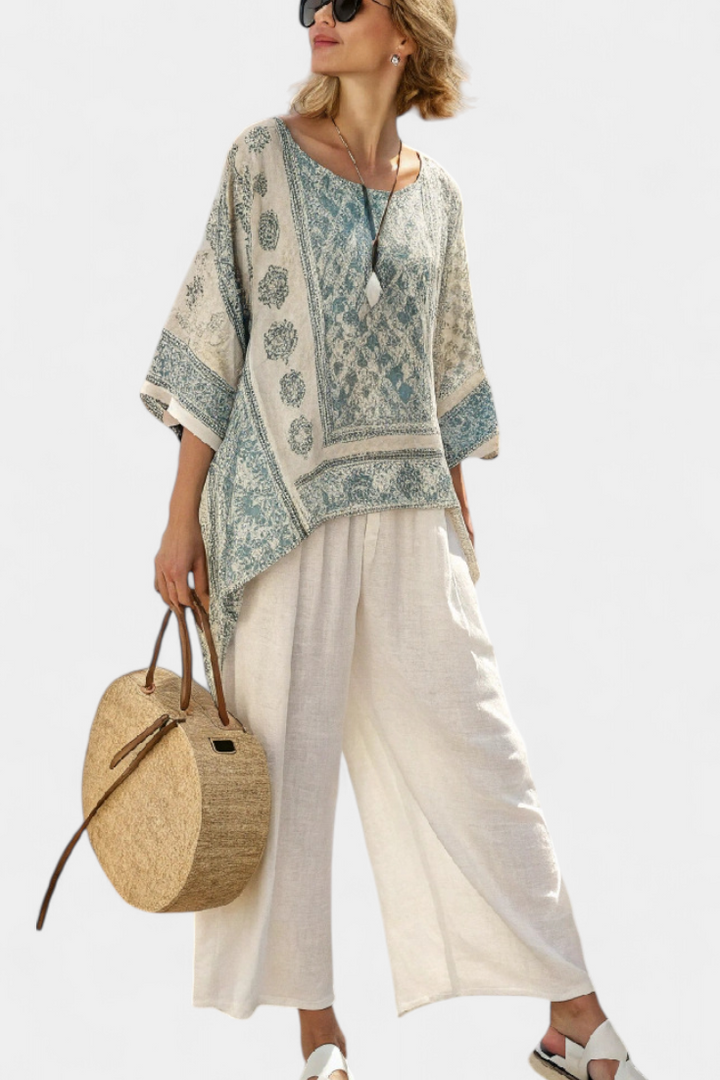 Annalisa – Comfortable Printed Blouse and Wide-Leg White Pants